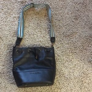 Crossbody bucket bag